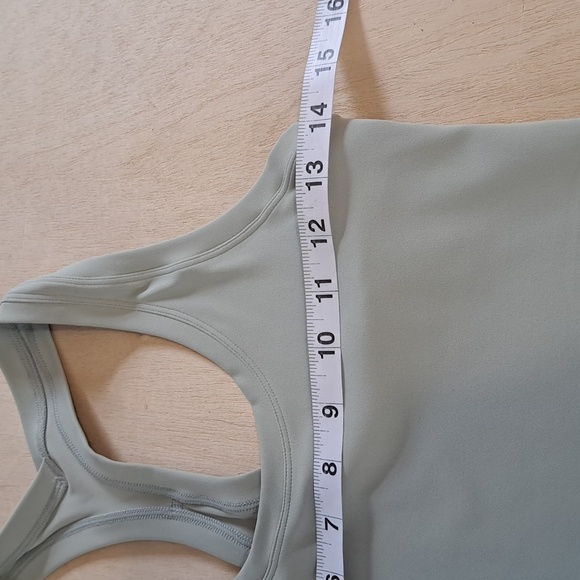 NWT HALARA Round Neck Racerback Fitted Sleeveless Tank Top Size M Light Green - Picture 6 of 8